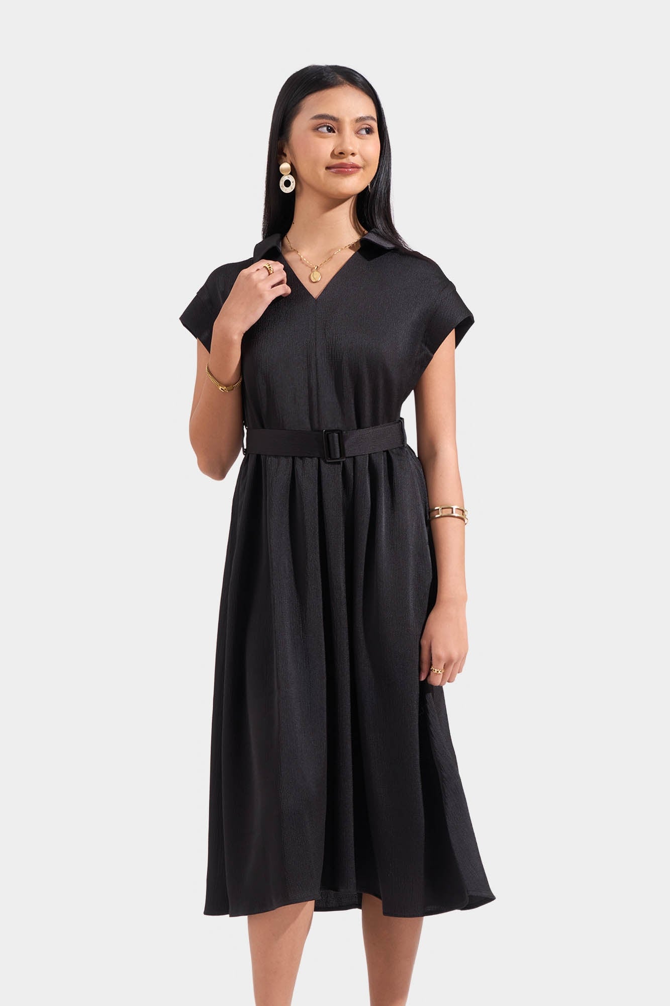 Extended Sleeves Collared Black Dress – ForMe