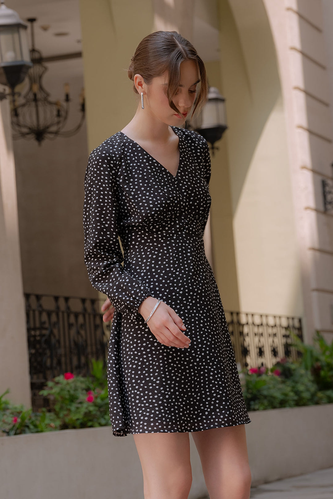 V-Neck Puff Sleeve Button Down Dress – ForMe - Main Image