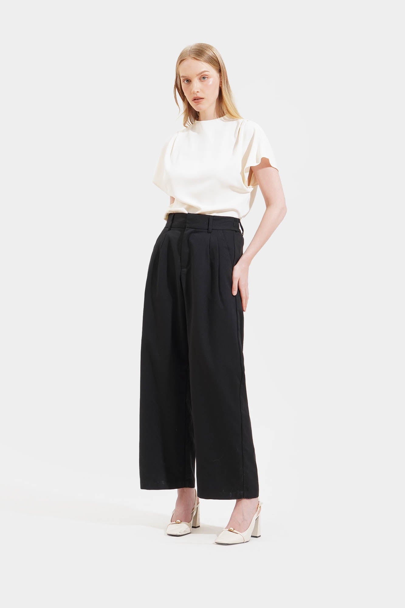 983366-Off White (4).jpg