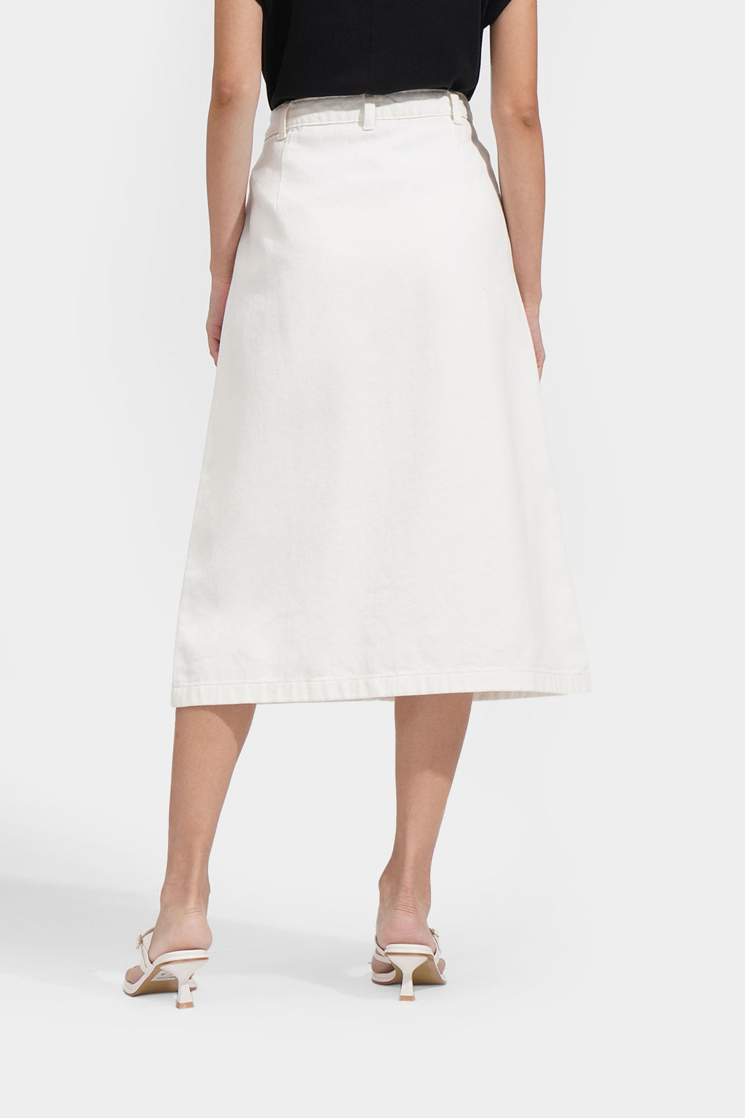983486-Off White (1).jpg