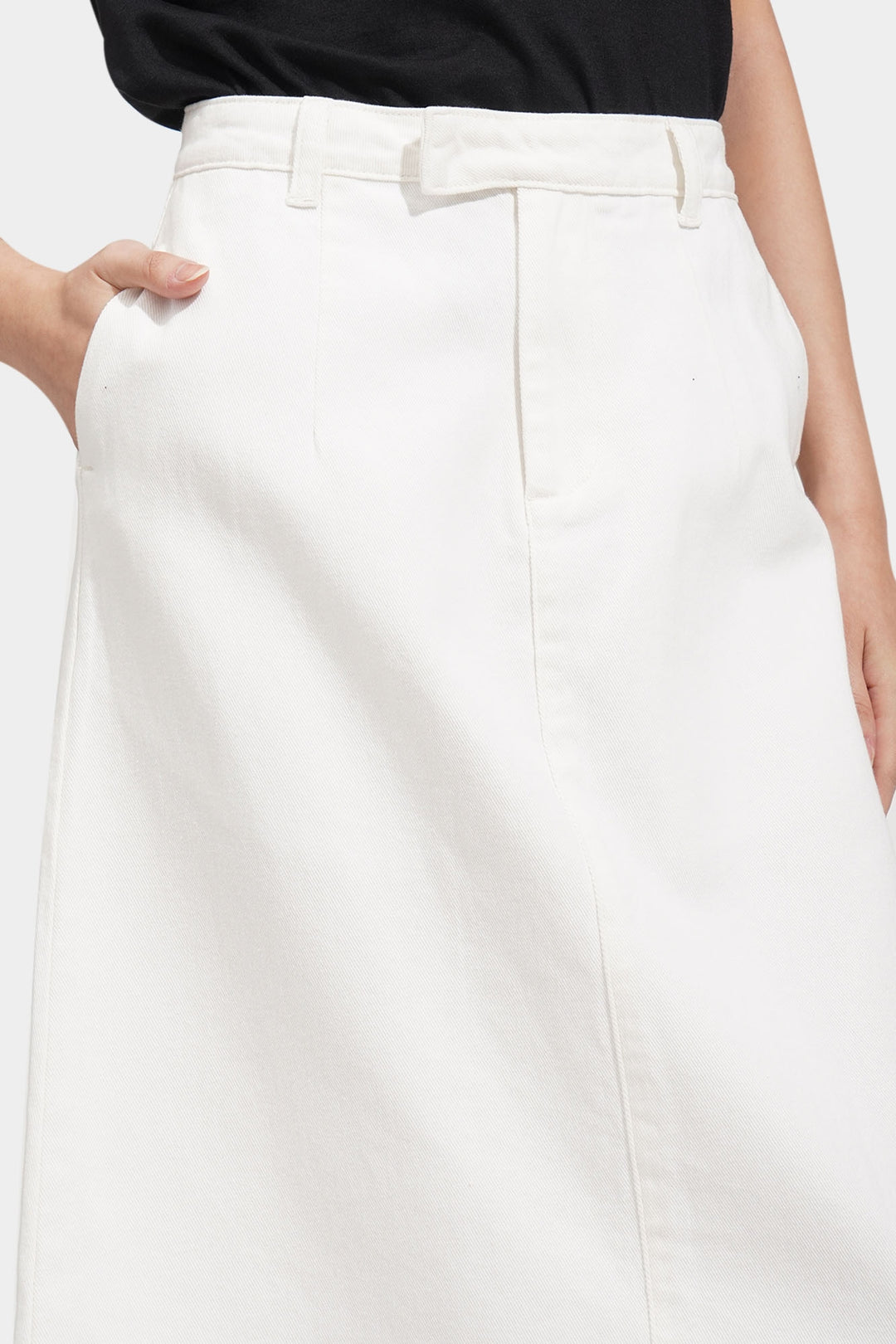 983486-Off White (3).jpg