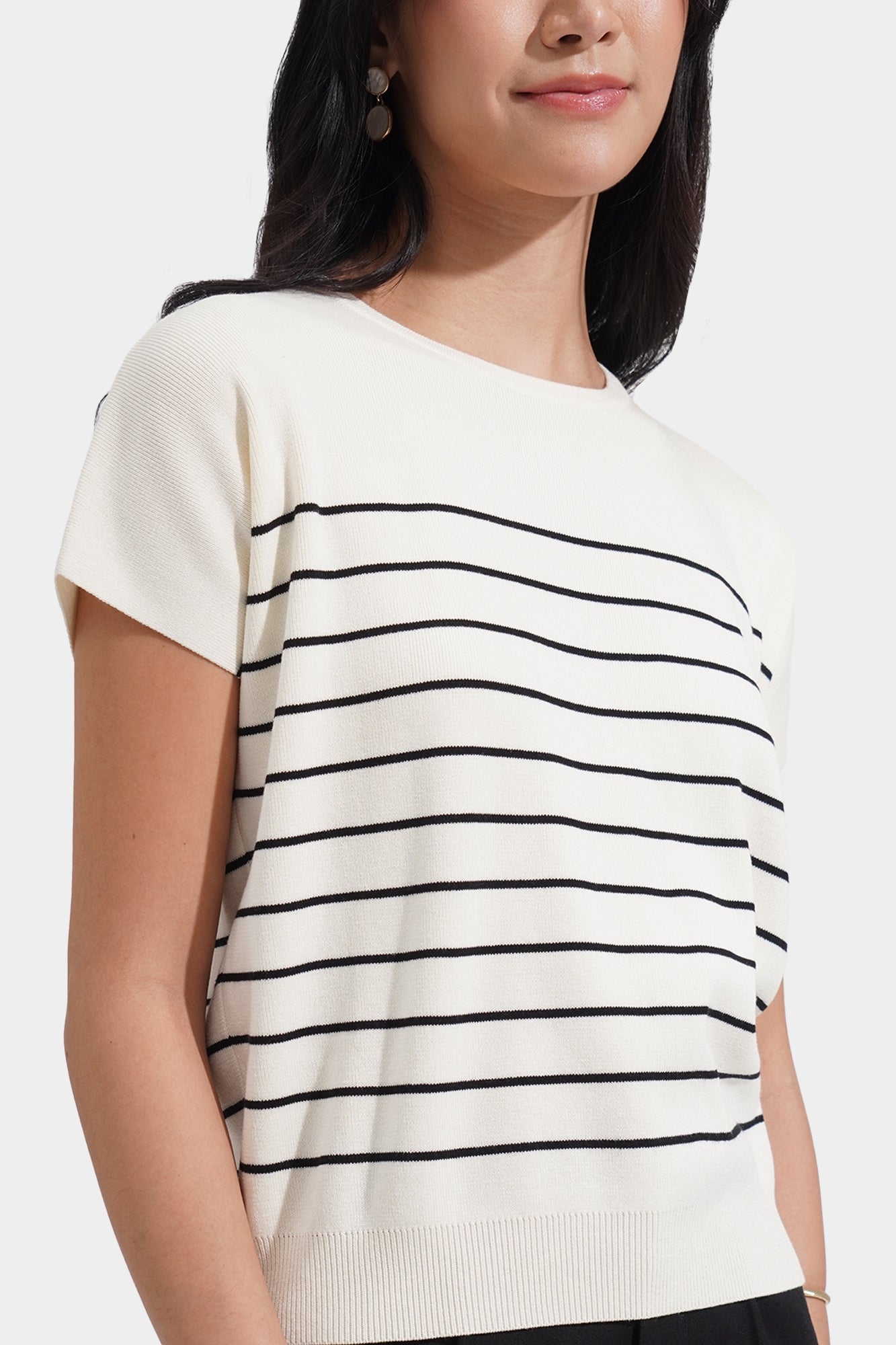 986405-Off White (3).jpg