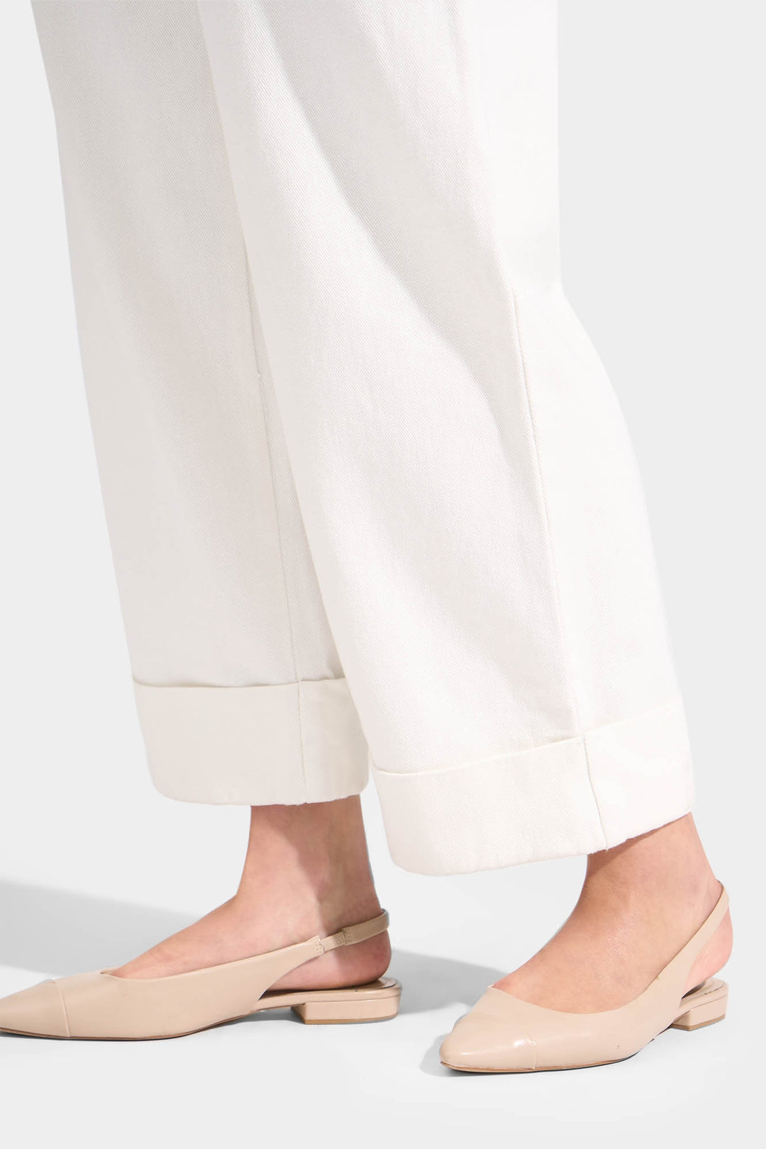 988614-Off White (3).jpg