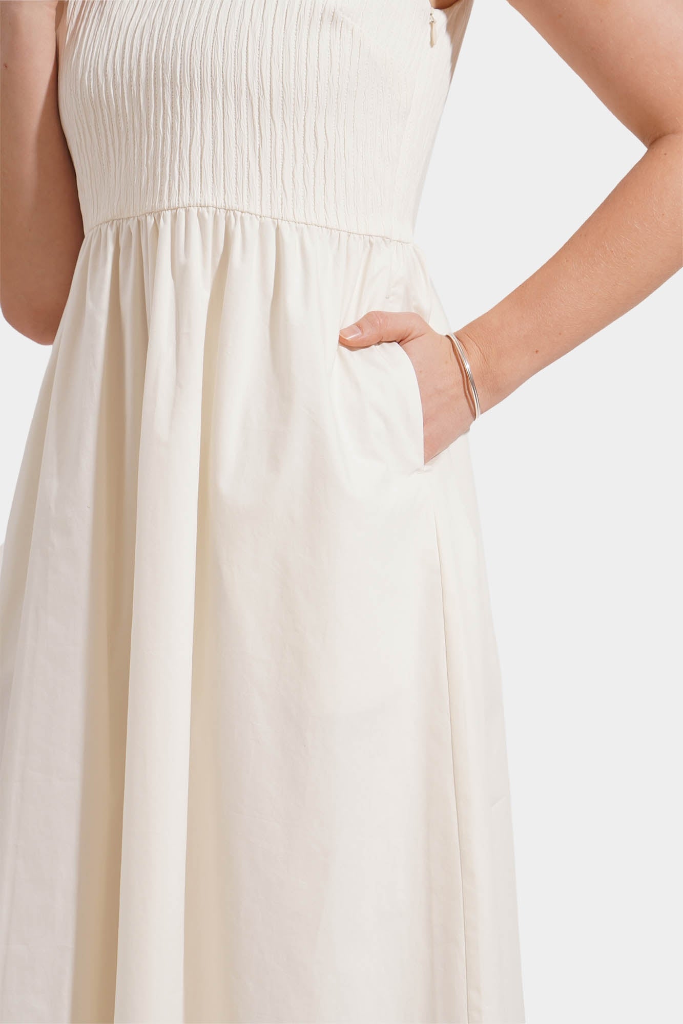 989138-Off White (3).jpg