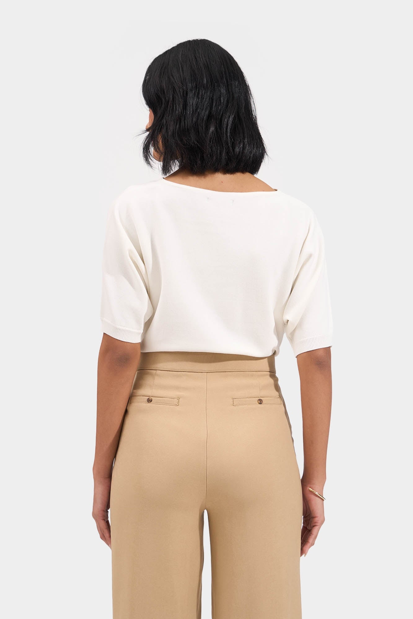 990007-Off White (1).jpg