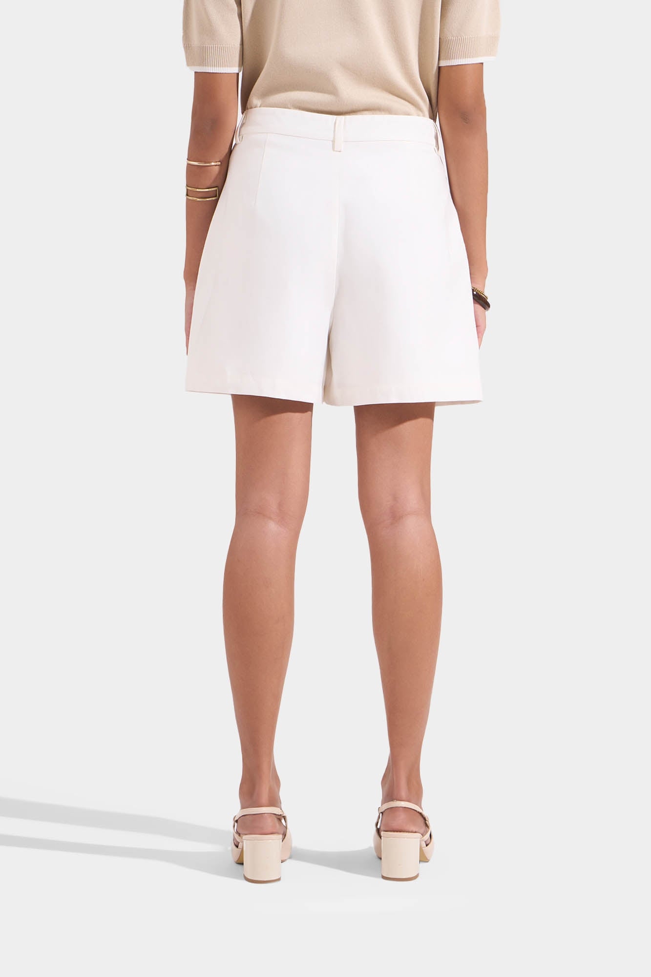 990424-Off White (1).jpg