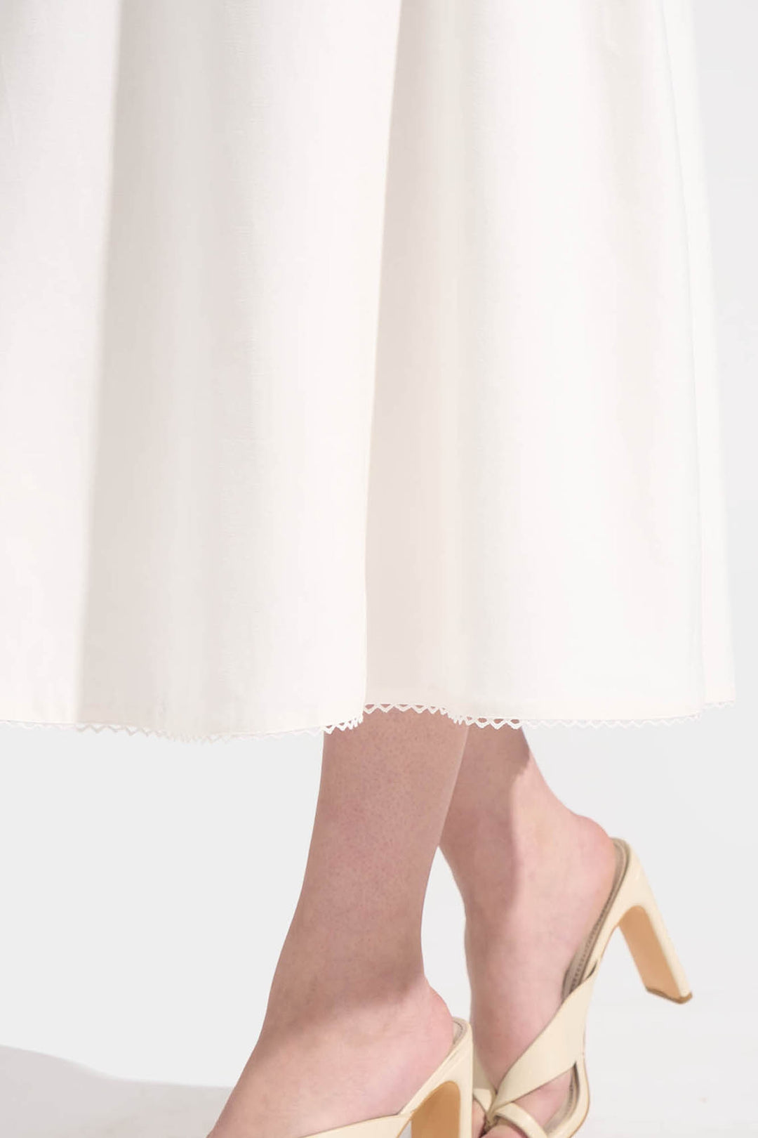 990425-Off White (1).jpg