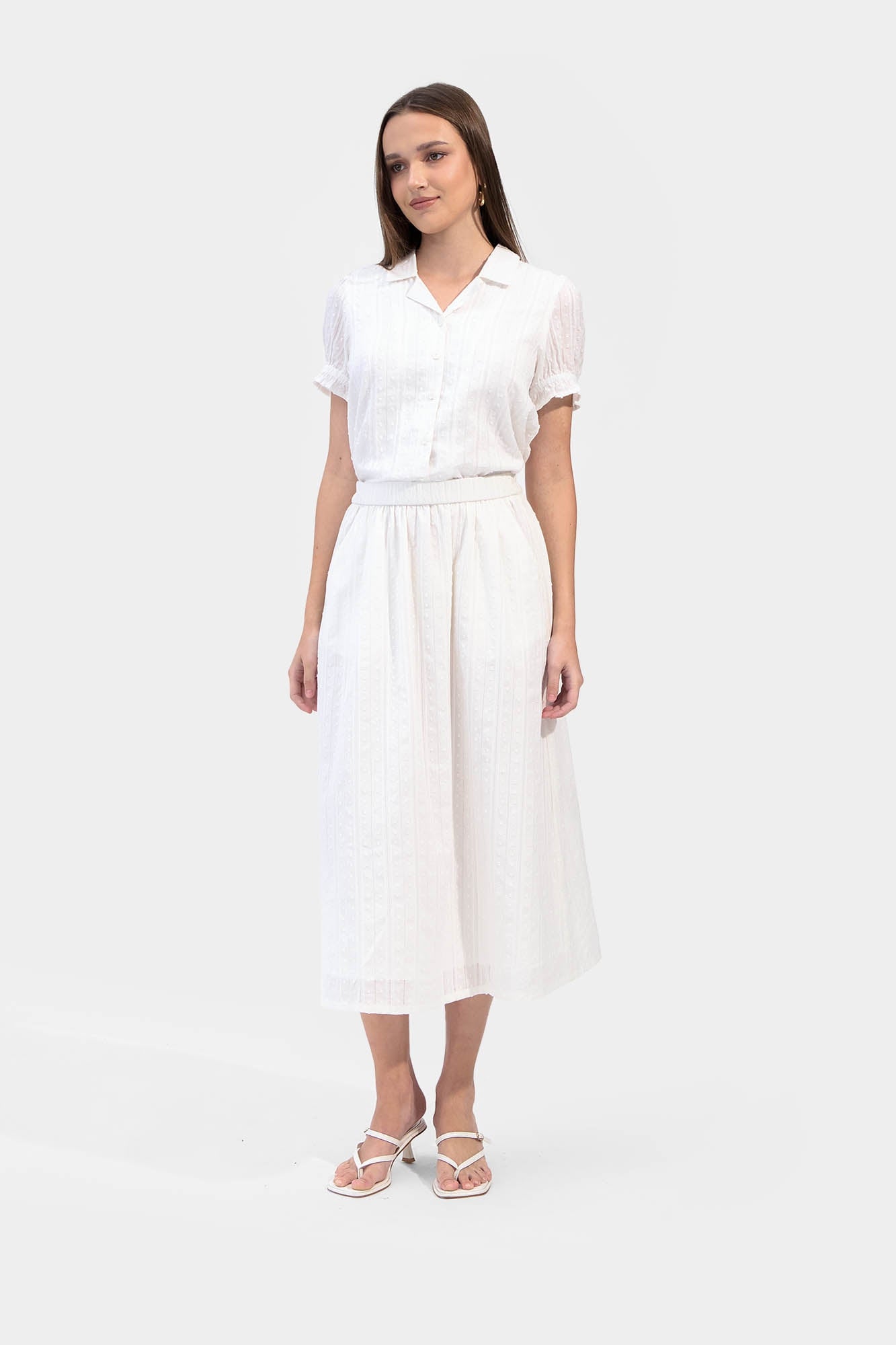 990461-Off White (1).jpg