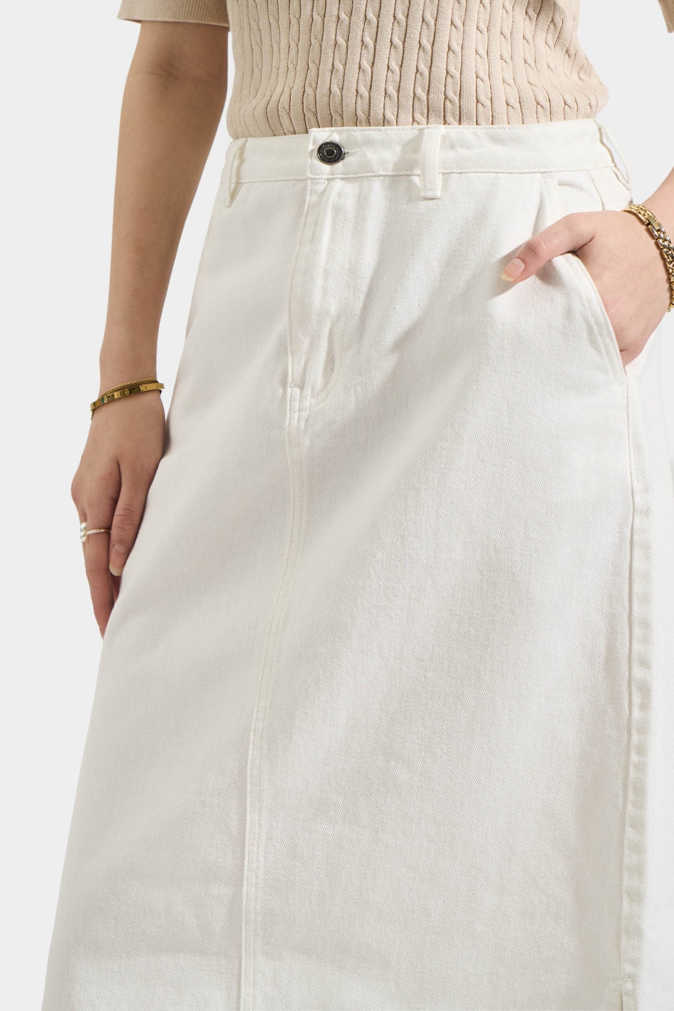 990806-Off White (3).jpg