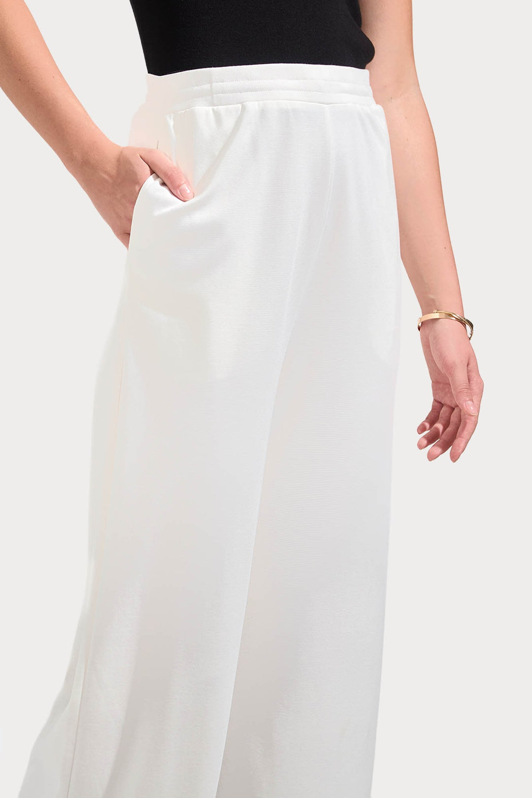 Cozy: Straight Pull Up Trousers