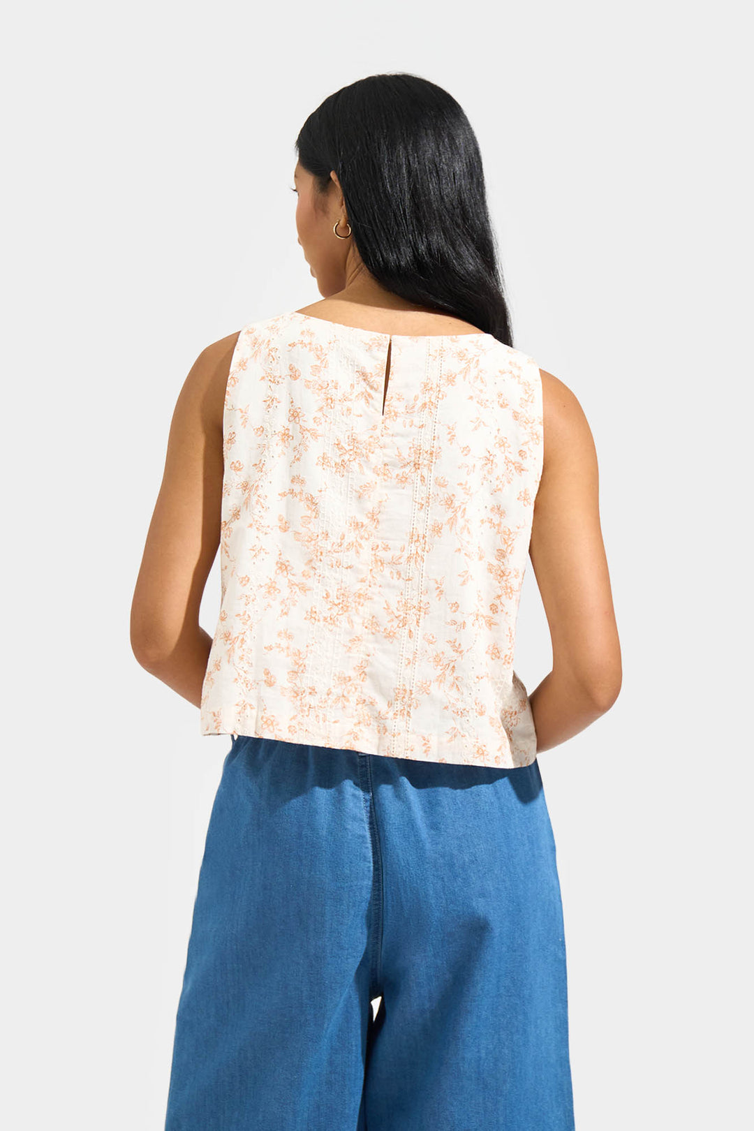 994537-Off White (1).jpg