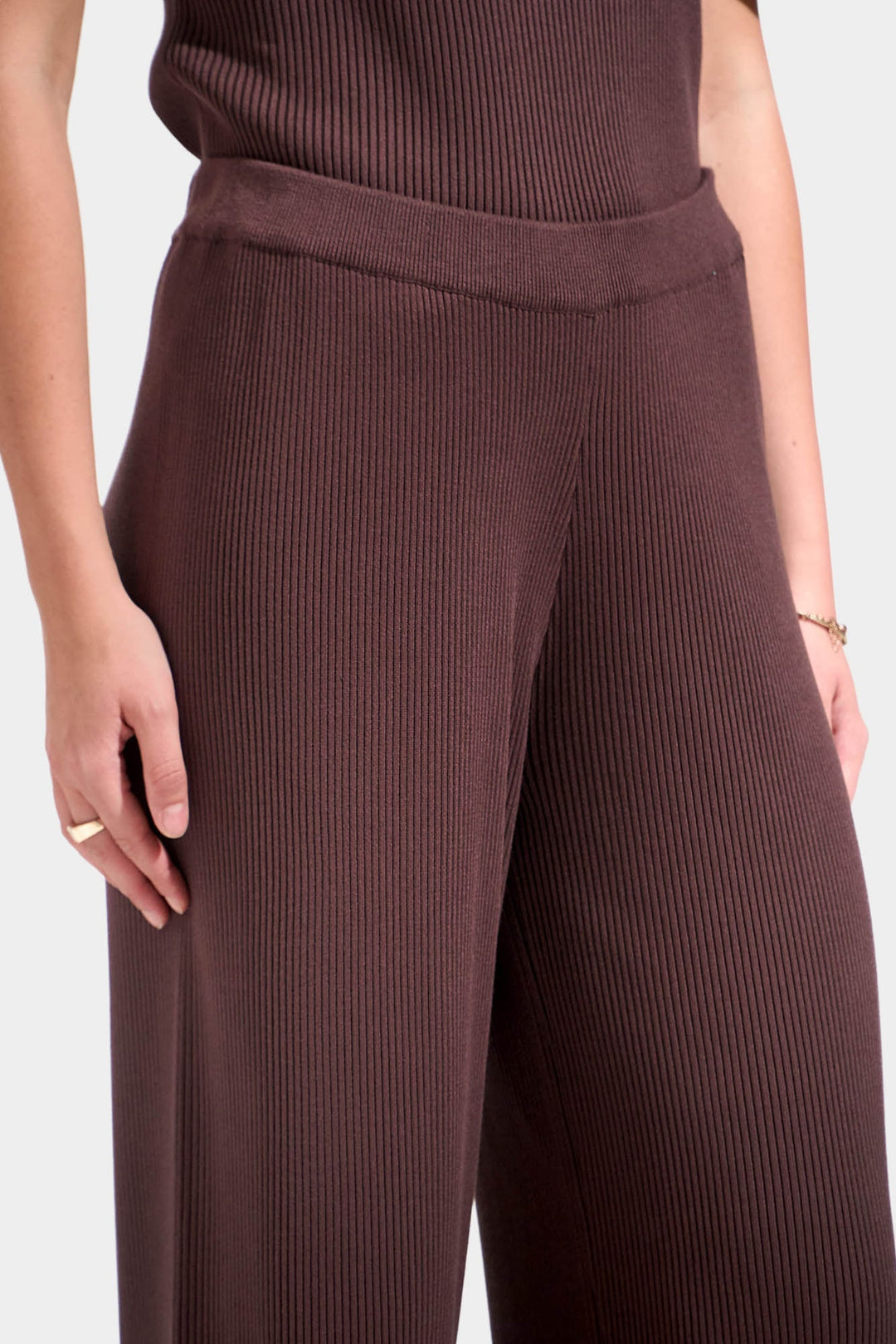 994831-Deep Brown (2).jpg