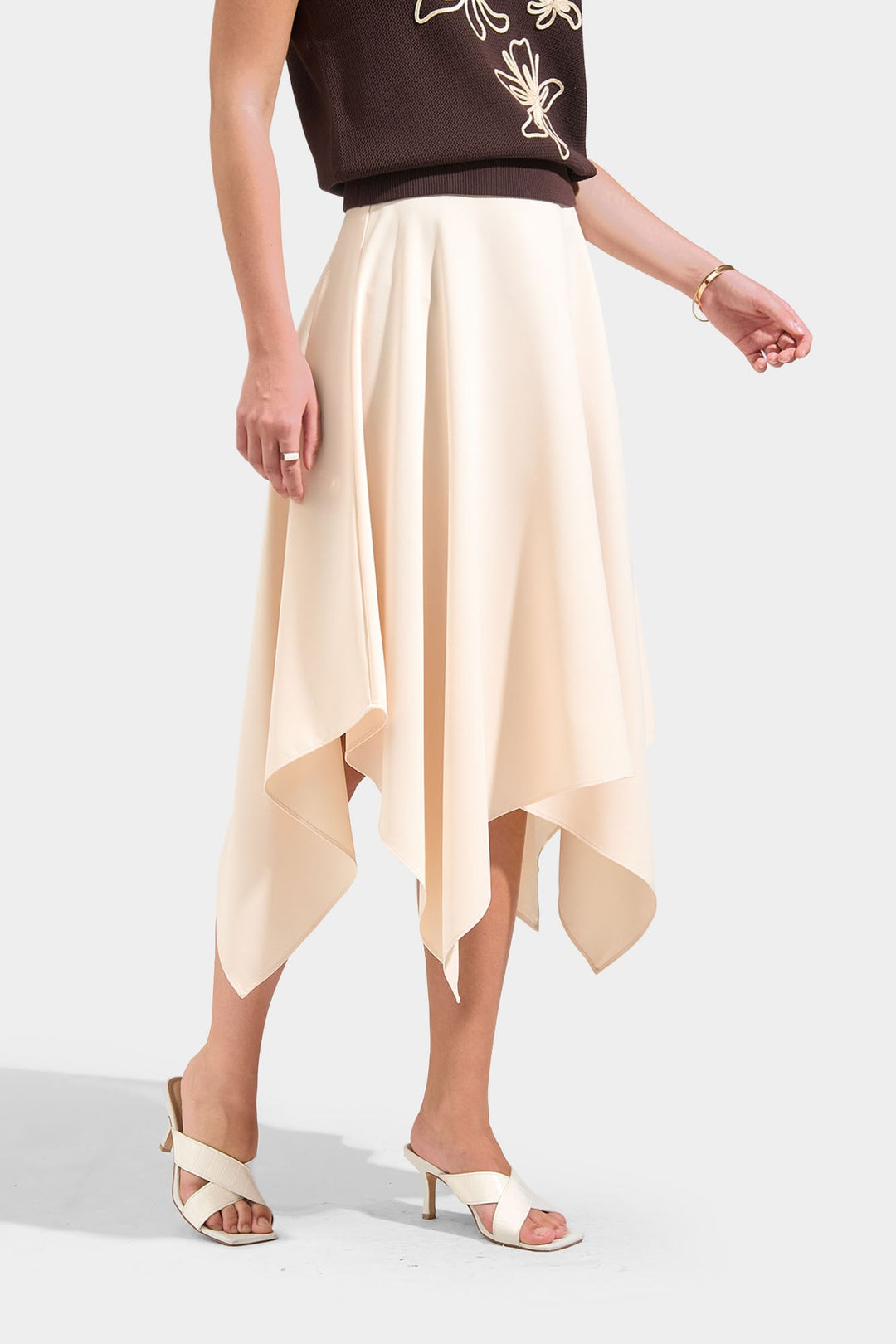 994834-Off White (1).jpg