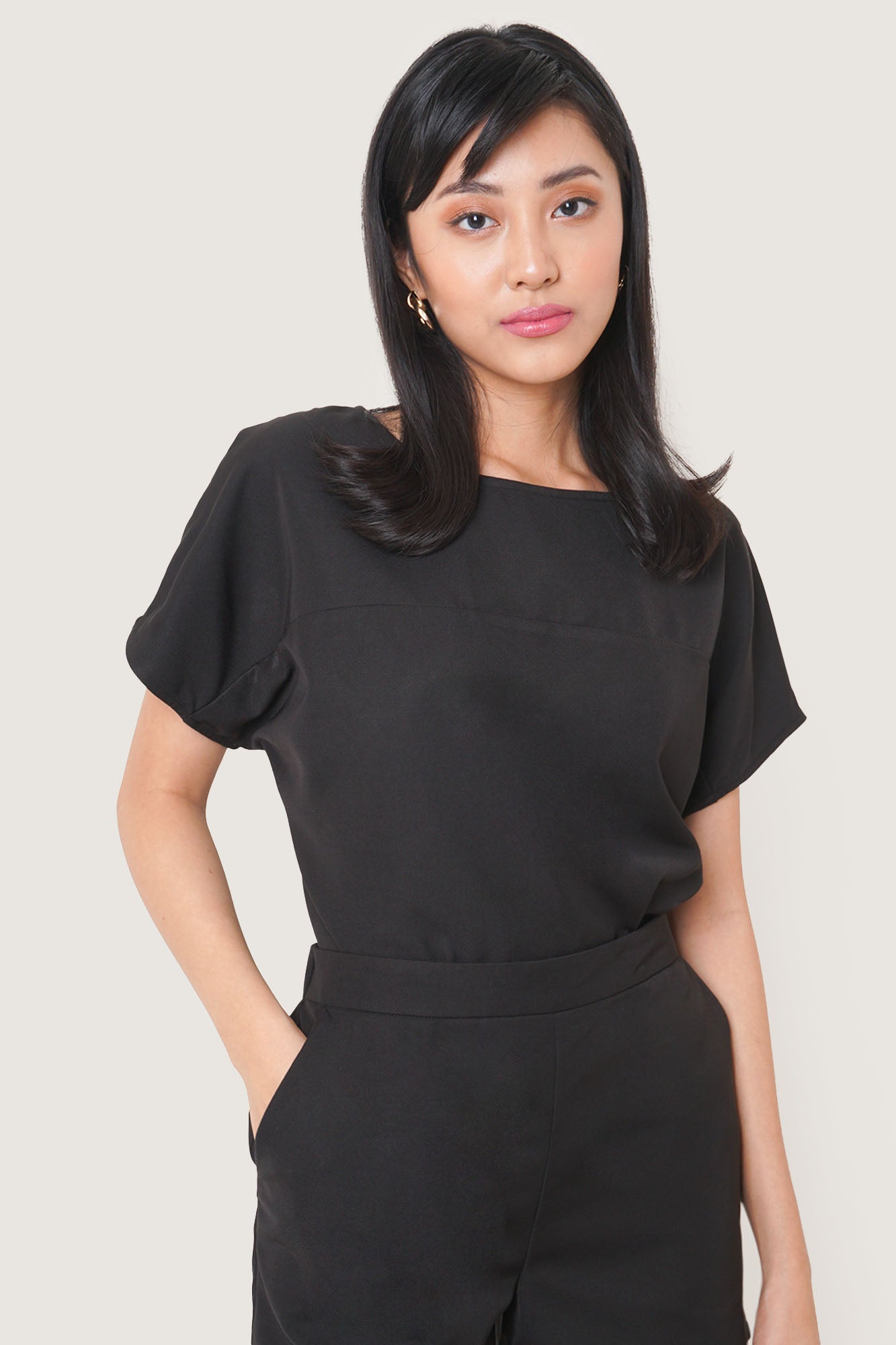 956727-Black-3.jpg