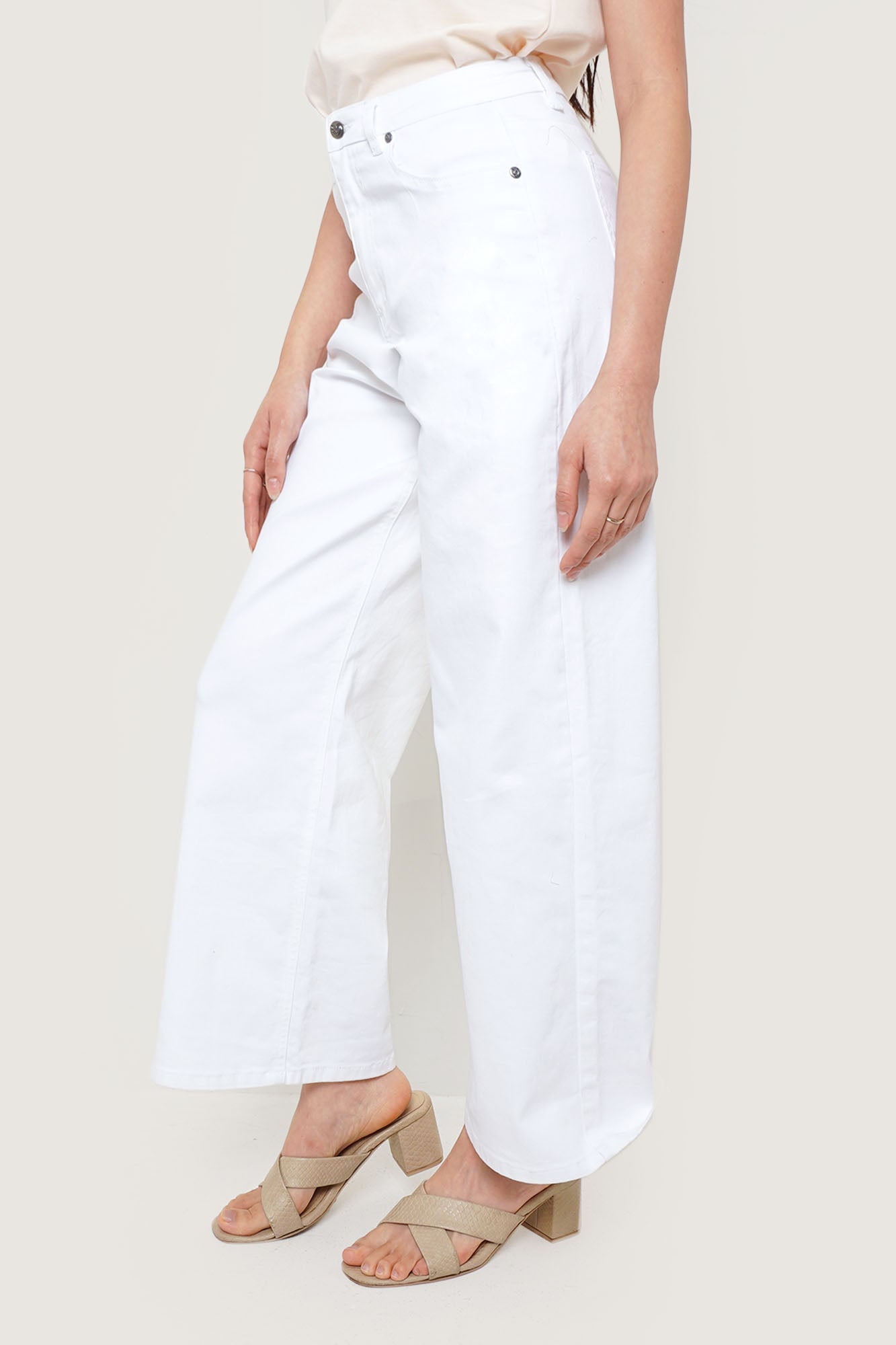 964077-White-3.jpg