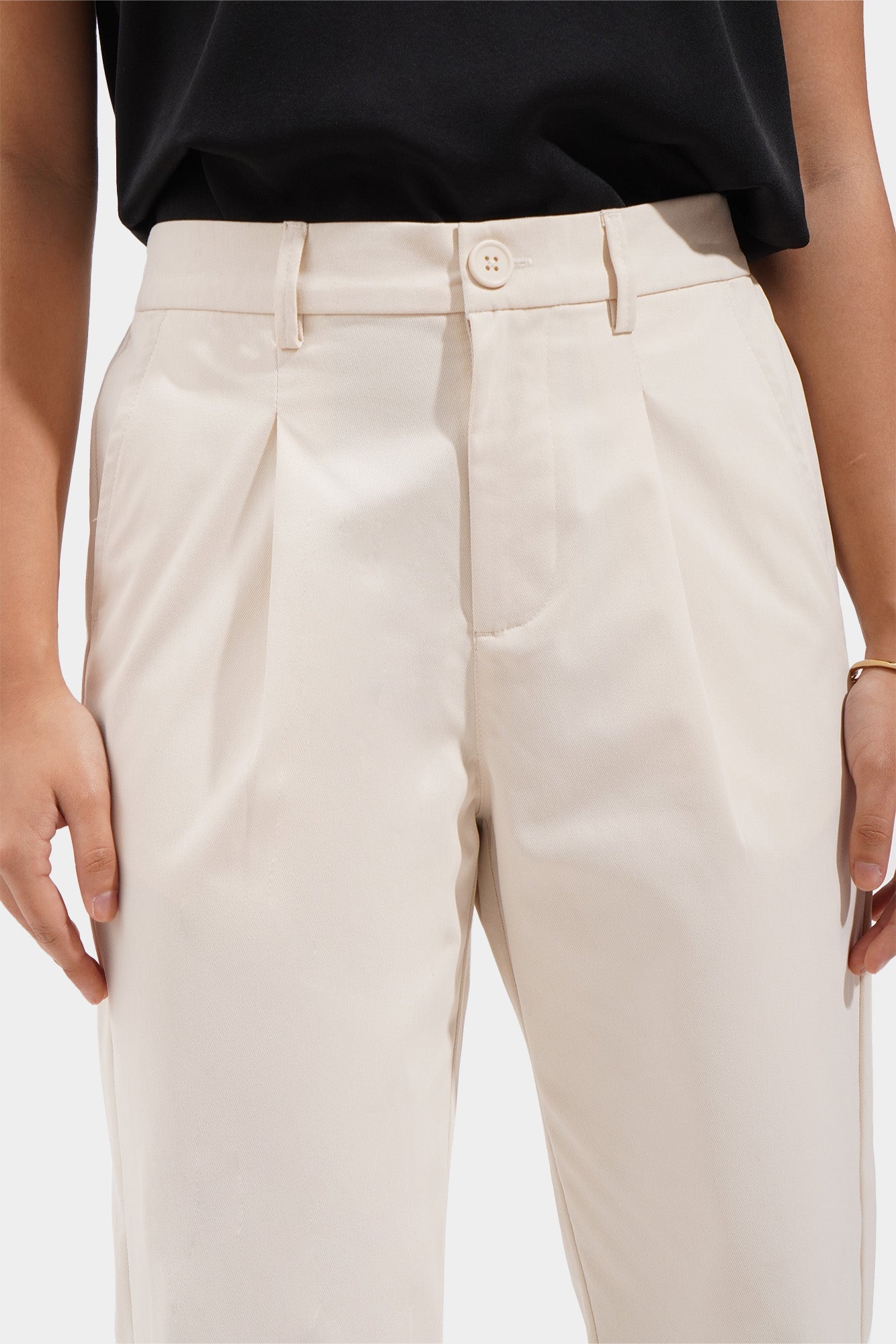 974087-Off White (3).jpg
