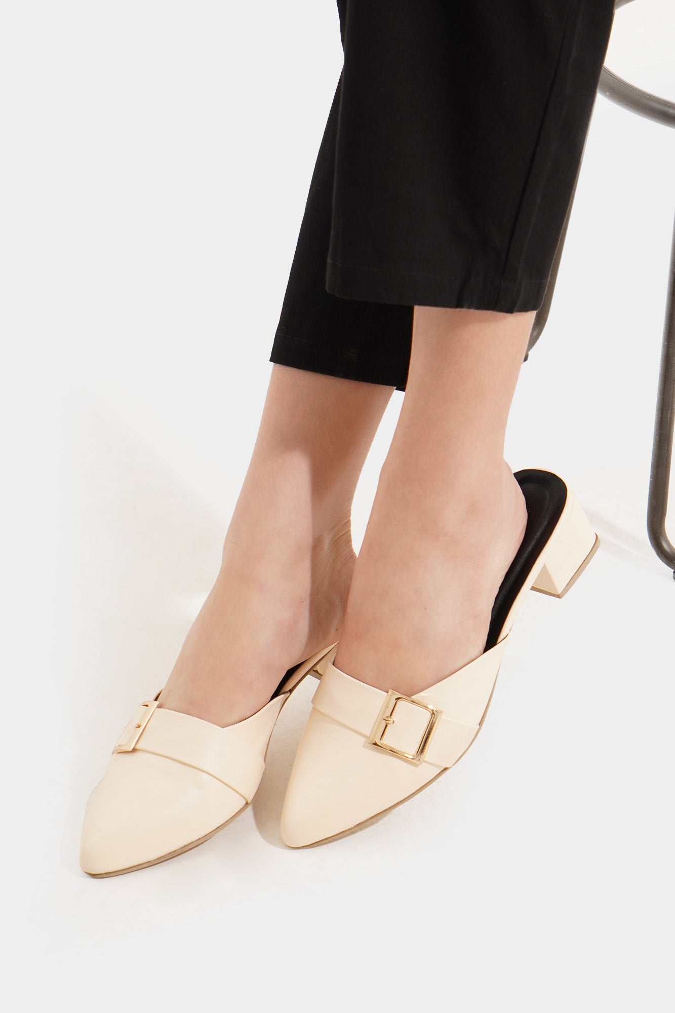 974216-Cream (1).jpg