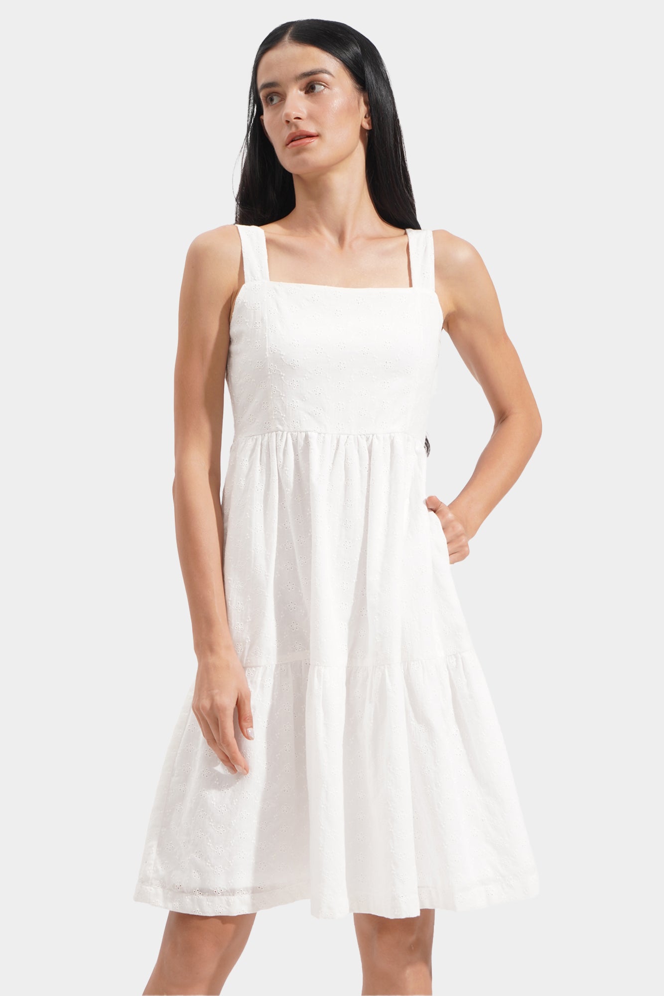 975377-White (2).jpg