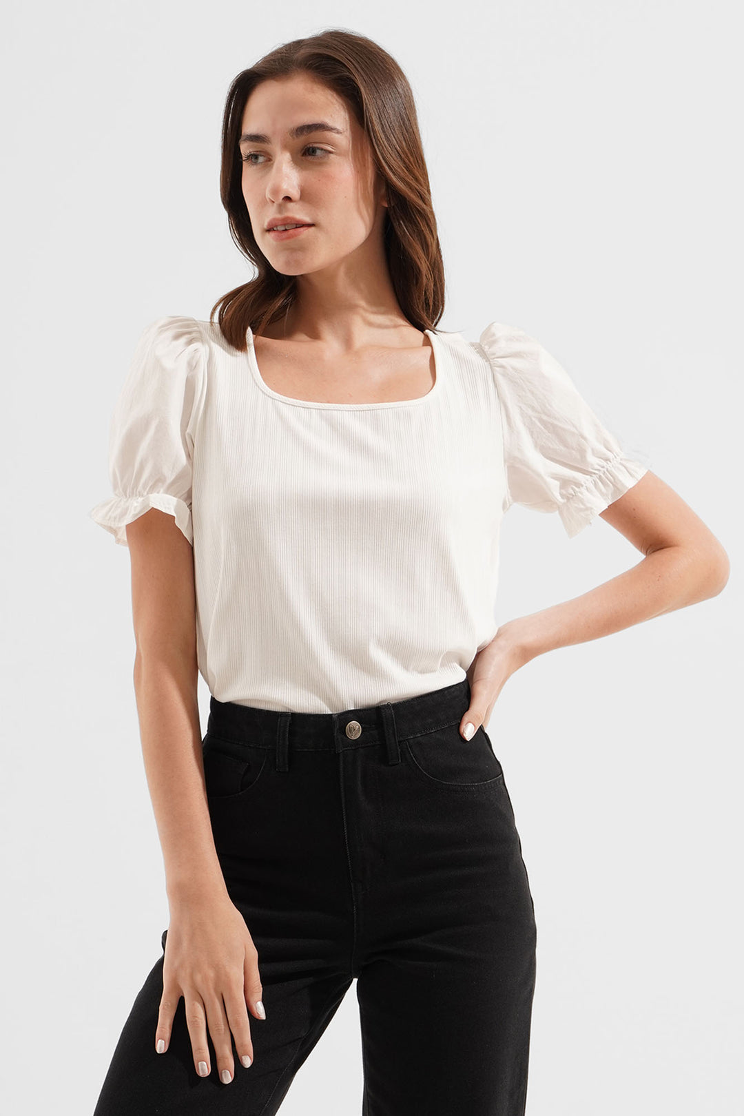 975460-Off White (1).jpg