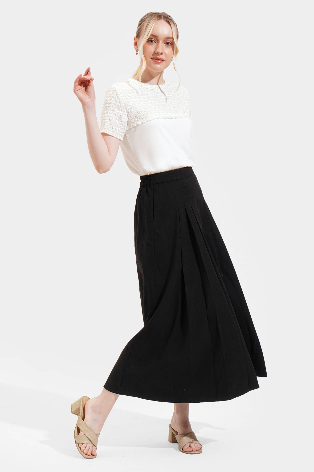 975483-Off White (2).jpg