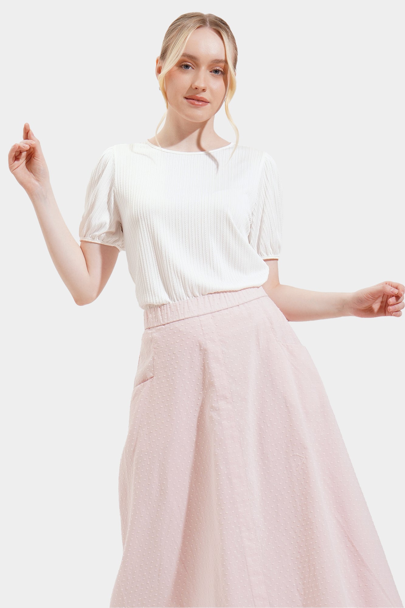 975487-Off White (3).jpg